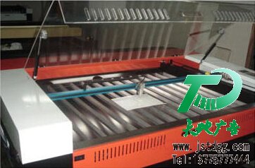 天地廣告?zhèn)髅綄I(yè)從事高品質(zhì)吸塑發(fā)光字制作、安裝、維護(hù)一體化的廣告服務(wù)型企業(yè)